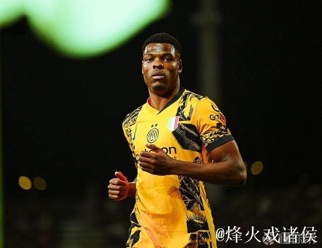 罗马诺:邓弗里斯明夏或将告别国米,解约金仅需2500万 罗马诺:邓弗里斯明夏或将告别国米,解约金仅需2500万